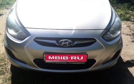 Hyundai Solaris II рестайлинг, 2013 год, 650 000 рублей, 1 фотография