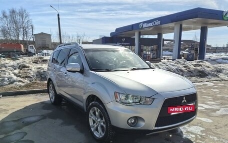 Mitsubishi Outlander III рестайлинг 3, 2010 год, 995 000 рублей, 3 фотография