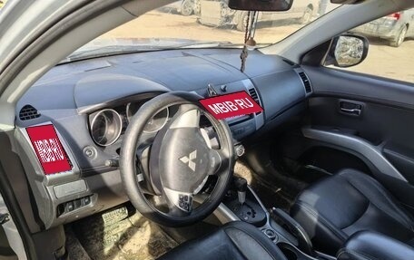 Mitsubishi Outlander III рестайлинг 3, 2010 год, 995 000 рублей, 12 фотография