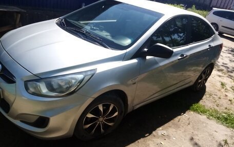 Hyundai Solaris II рестайлинг, 2013 год, 650 000 рублей, 3 фотография