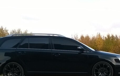 Toyota Avensis III рестайлинг, 2005 год, 1 288 000 рублей, 1 фотография