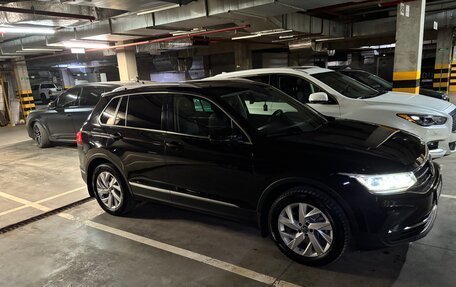 Volkswagen Tiguan II, 2021 год, 3 150 000 рублей, 1 фотография