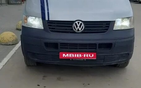 Volkswagen Transporter T5 рестайлинг, 2004 год, 820 000 рублей, 1 фотография