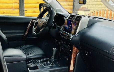 Toyota Land Cruiser Prado 150 рестайлинг 2, 2011 год, 3 300 000 рублей, 14 фотография