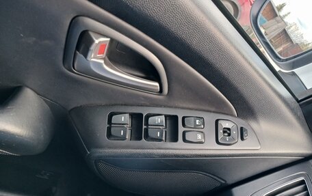 Hyundai ix35 I рестайлинг, 2011 год, 1 120 000 рублей, 10 фотография