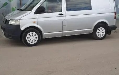 Volkswagen Transporter T5 рестайлинг, 2004 год, 820 000 рублей, 3 фотография