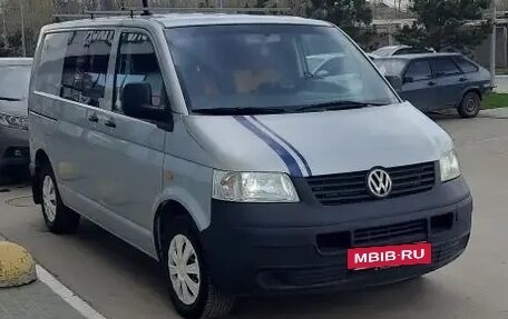 Volkswagen Transporter T5 рестайлинг, 2004 год, 820 000 рублей, 2 фотография
