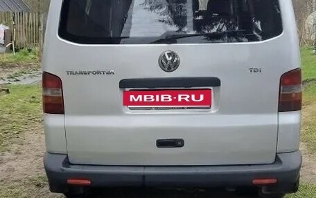 Volkswagen Transporter T5 рестайлинг, 2004 год, 820 000 рублей, 11 фотография