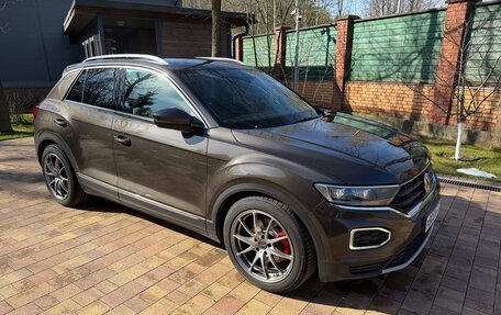 Volkswagen T-Roc I, 2019 год, 2 750 000 рублей, 3 фотография