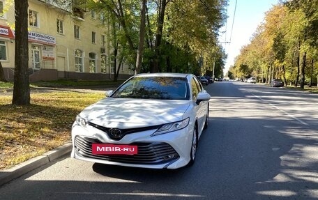 Toyota Camry, 2020 год, 3 490 000 рублей, 3 фотография