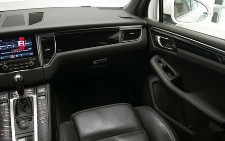 Porsche Macan I рестайлинг, 2017 год, 4 397 000 рублей, 25 фотография
