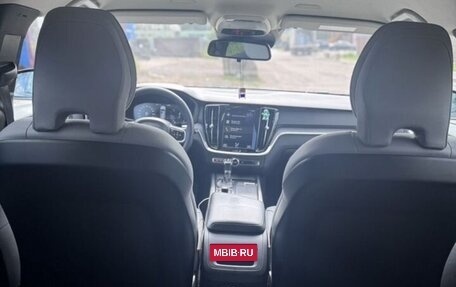 Volvo V60 II, 2019 год, 2 220 000 рублей, 13 фотография