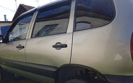Chevrolet Niva I рестайлинг, 2006 год, 410 000 рублей, 2 фотография