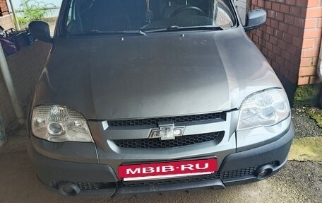 Chevrolet Niva I рестайлинг, 2012 год, 500 000 рублей, 3 фотография