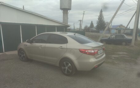 KIA Rio III рестайлинг, 2013 год, 800 000 рублей, 4 фотография
