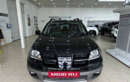 Mitsubishi Outlander III рестайлинг 3, 2003 год, 699 900 рублей, 3 фотография