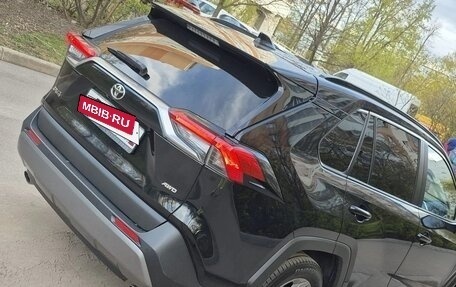 Toyota RAV4, 2022 год, 4 200 000 рублей, 2 фотография