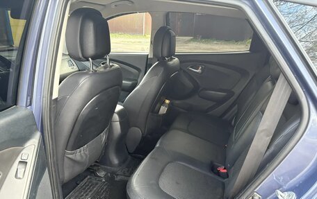 Hyundai ix35 I рестайлинг, 2011 год, 900 000 рублей, 16 фотография