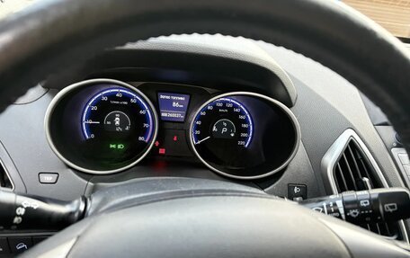 Hyundai ix35 I рестайлинг, 2011 год, 900 000 рублей, 25 фотография