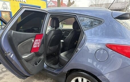 Hyundai ix35 I рестайлинг, 2011 год, 900 000 рублей, 20 фотография