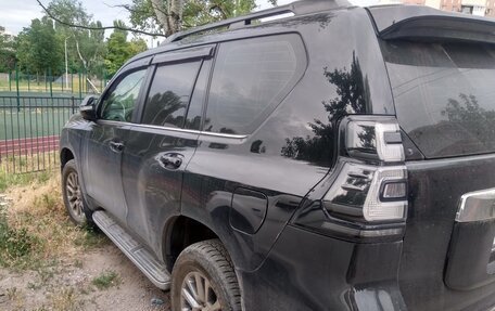 Toyota Land Cruiser Prado 150 рестайлинг 2, 2019 год, 5 800 000 рублей, 3 фотография