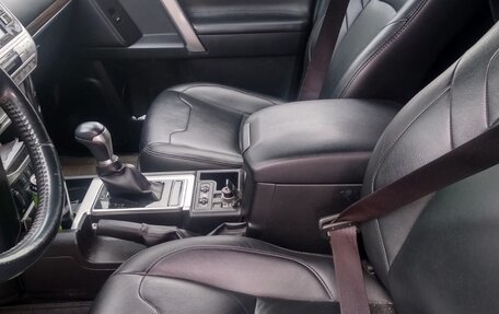 Toyota Land Cruiser Prado 150 рестайлинг 2, 2019 год, 5 800 000 рублей, 12 фотография
