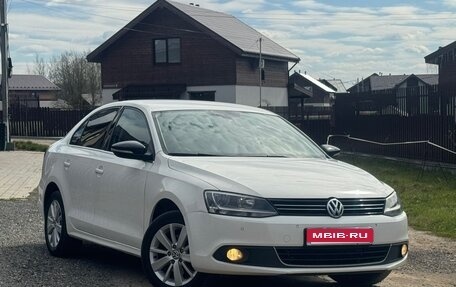 Volkswagen Jetta VI, 2012 год, 990 000 рублей, 1 фотография