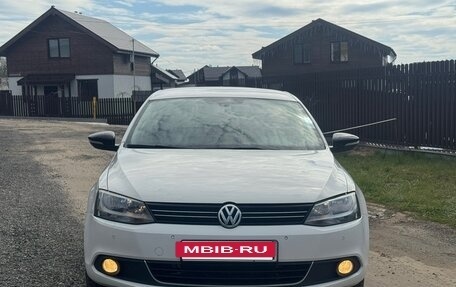 Volkswagen Jetta VI, 2012 год, 990 000 рублей, 8 фотография
