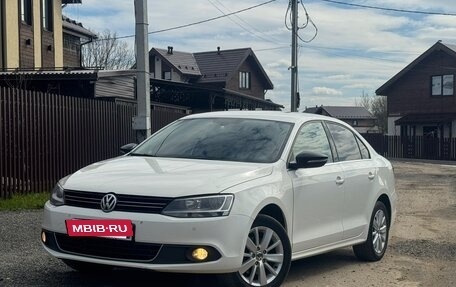 Volkswagen Jetta VI, 2012 год, 990 000 рублей, 2 фотография