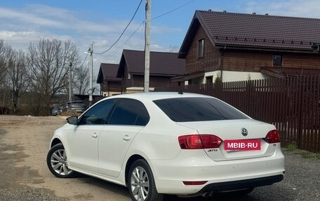 Volkswagen Jetta VI, 2012 год, 990 000 рублей, 3 фотография