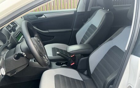 Volkswagen Jetta VI, 2012 год, 990 000 рублей, 12 фотография