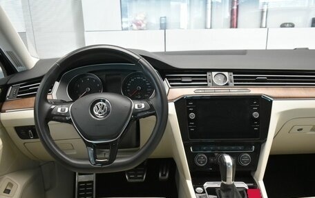 Volkswagen Passat B8 рестайлинг, 2018 год, 3 149 000 рублей, 8 фотография