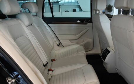 Volkswagen Passat B8 рестайлинг, 2018 год, 3 149 000 рублей, 19 фотография