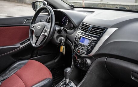 Hyundai Solaris II рестайлинг, 2011 год, 828 000 рублей, 30 фотография