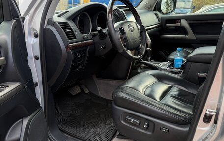 Toyota Land Cruiser 200, 2011 год, 2 600 000 рублей, 8 фотография