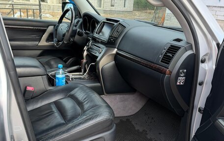 Toyota Land Cruiser 200, 2011 год, 2 600 000 рублей, 9 фотография