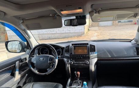 Toyota Land Cruiser 200, 2011 год, 2 600 000 рублей, 14 фотография
