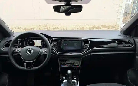 Volkswagen T-Roc I, 2022 год, 1 600 000 рублей, 7 фотография