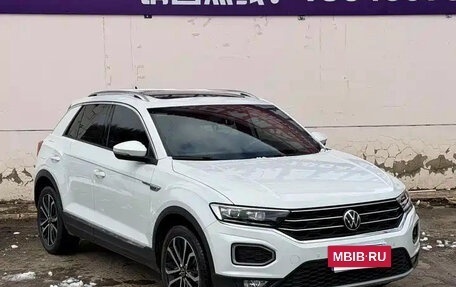 Volkswagen T-Roc I, 2022 год, 1 600 000 рублей, 3 фотография