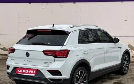 Volkswagen T-Roc I, 2022 год, 1 600 000 рублей, 6 фотография