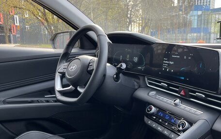 Hyundai Elantra, 2024 год, 2 200 000 рублей, 5 фотография