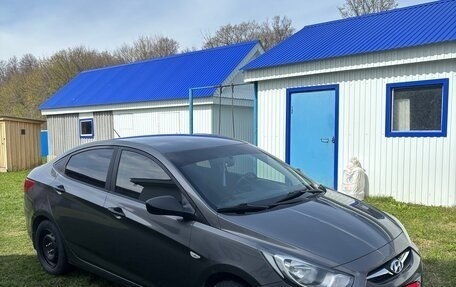 Hyundai Solaris II рестайлинг, 2014 год, 750 000 рублей, 2 фотография