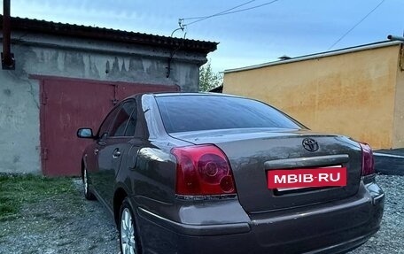 Toyota Avensis III рестайлинг, 2004 год, 580 000 рублей, 2 фотография