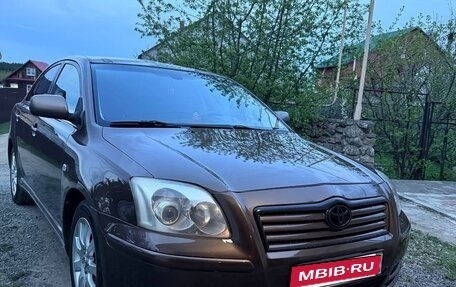 Toyota Avensis III рестайлинг, 2004 год, 580 000 рублей, 4 фотография