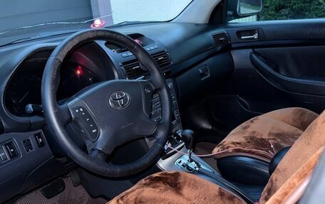 Toyota Avensis III рестайлинг, 2004 год, 580 000 рублей, 13 фотография