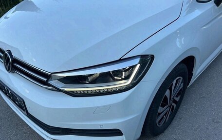 Volkswagen Touran III, 2021 год, 1 800 000 рублей, 10 фотография