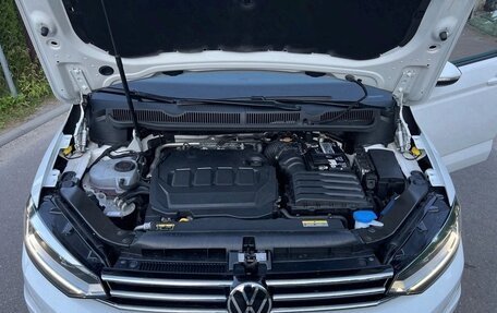 Volkswagen Touran III, 2021 год, 1 800 000 рублей, 20 фотография