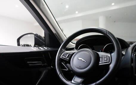 Jaguar F-Pace, 2017 год, 3 475 000 рублей, 15 фотография