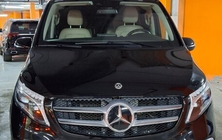 Mercedes-Benz V-Класс, 2019 год, 5 500 000 рублей, 4 фотография