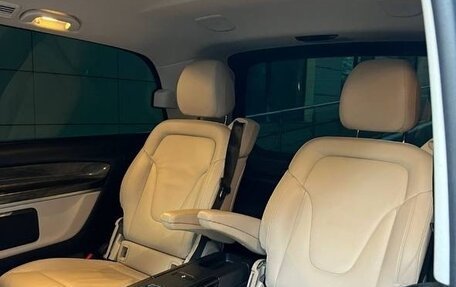 Mercedes-Benz V-Класс, 2019 год, 5 500 000 рублей, 11 фотография